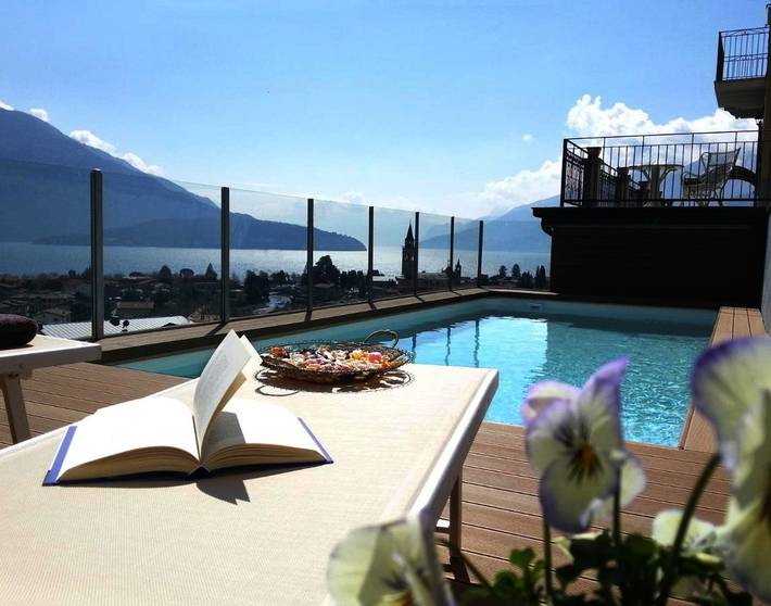 Ferienhaus für 8 Personen, mit Whirlpool und Terrasse sowie Garten und Pool
