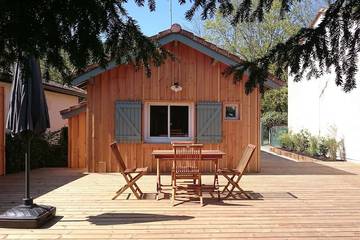 Gîte pour 3 personnes, avec jardin dans Cassy