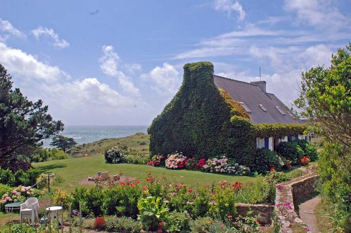 Location de vacances pour 2 personnes, avec Terrasse ainsi que Jardin et Vue à Groix