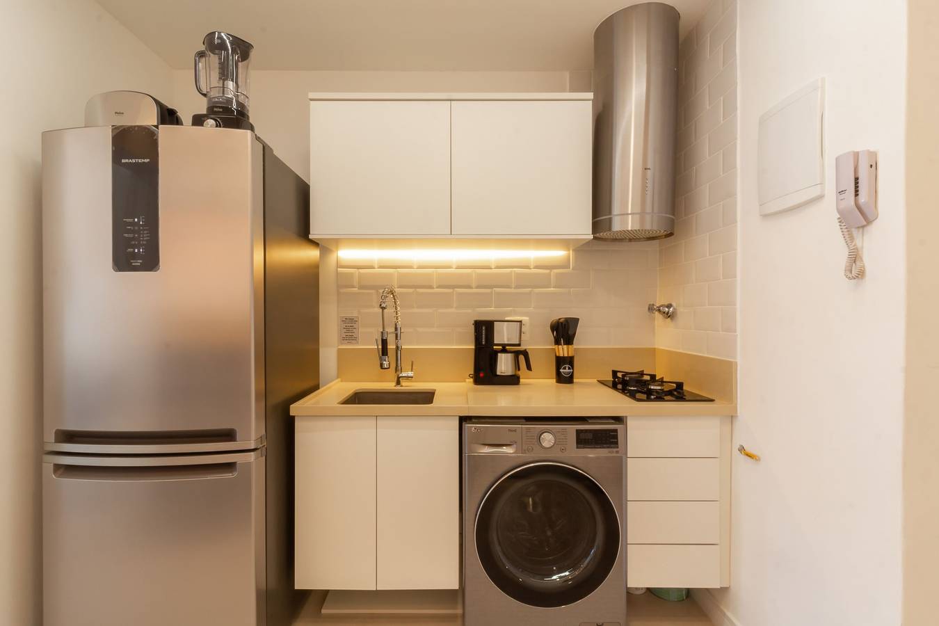 Entire apartment, Cosy in Copacabana for Two | Pj909 in Copacabana, Rio de Janeiro