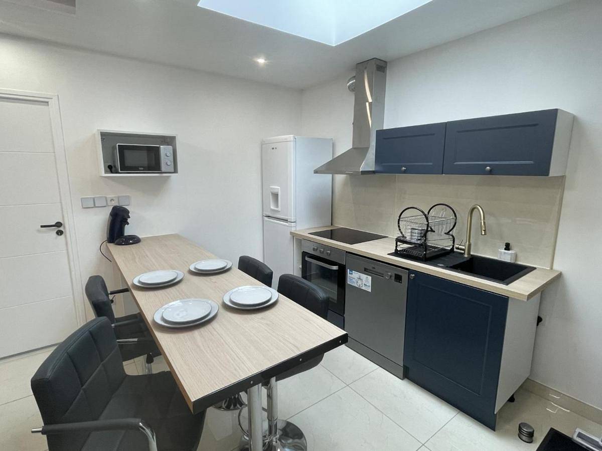 Two-Bedroom House in Le Petit-Quevilly, Région de Rouen