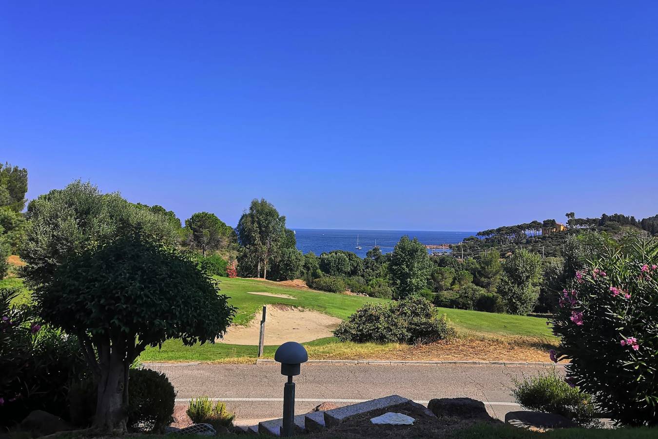 Ganze Ferienwohnung, Ferienwohnung für 4 Personen mit Pool in Cap Esterel, Saint-Raphaël