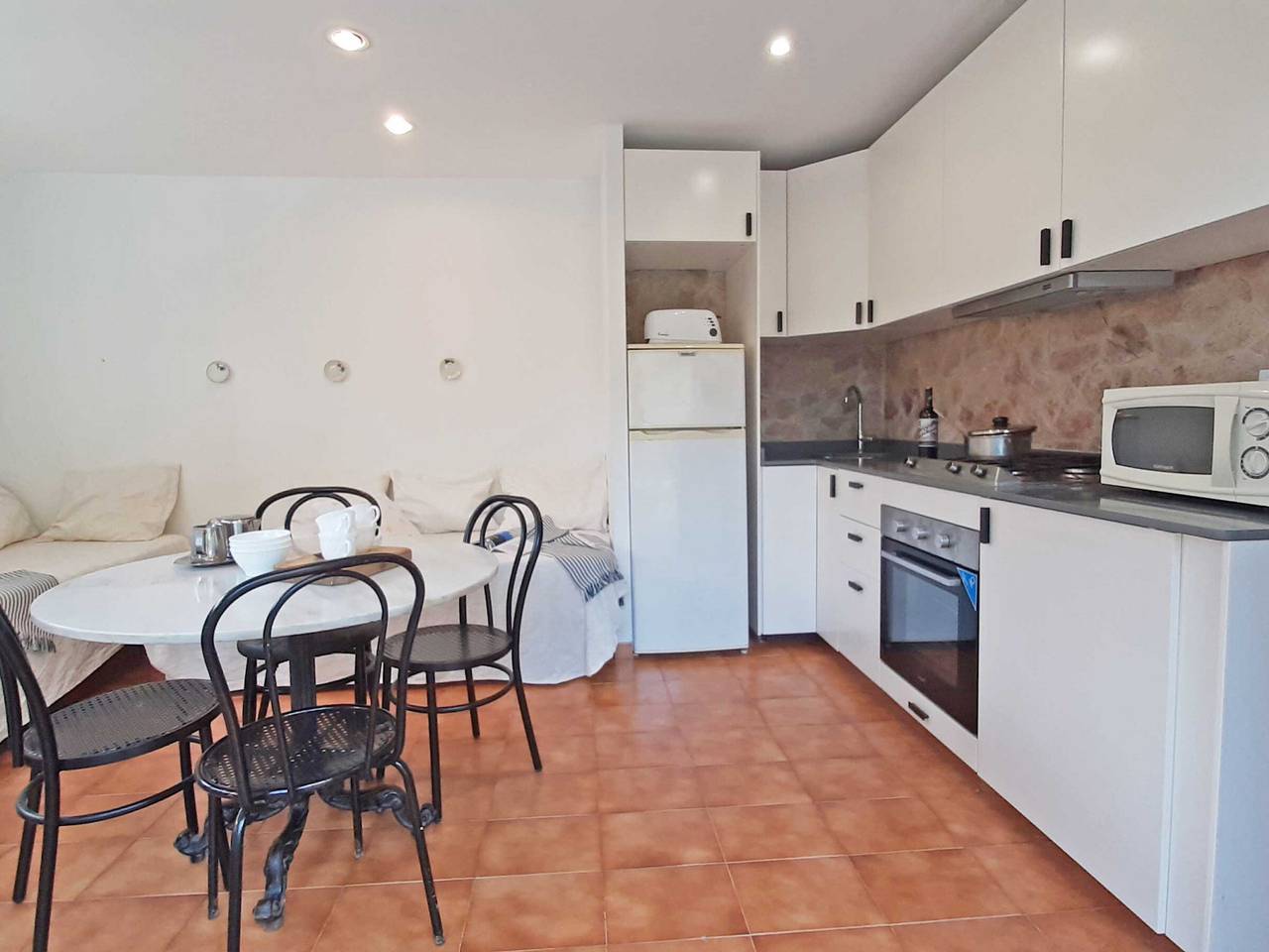 Cozy Bungalow in Llafranc: 4 Guests, Garden, 200m to Beach in Llafranc, Palafrugell