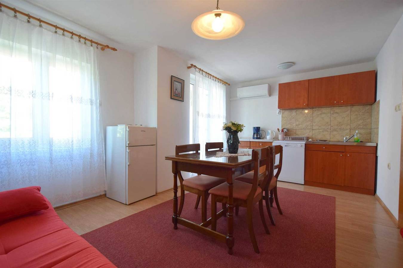 Ganze Wohnung, Ferienwohnung Fejer 1 mit Balkon in Njivice, Krk