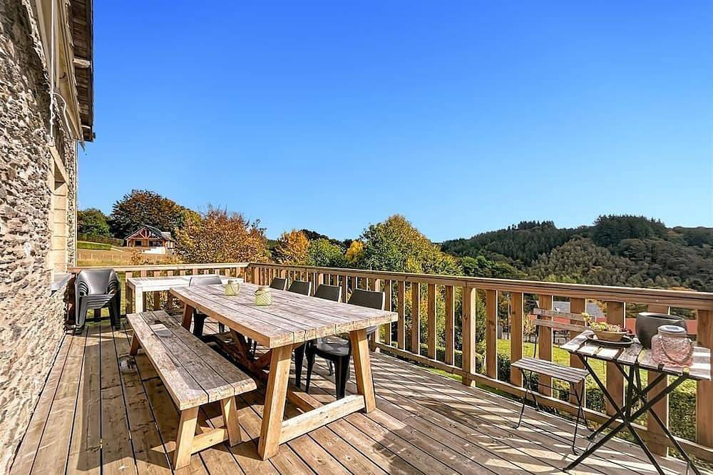 Atemberaubende Aussicht mit Jacuzzi & Sauna in der schönsten Region der Ardennen in Vresse-sur-Semois, Region Namur