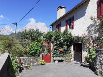 Gîte pour 4 personnes, avec terrasse dans vallée d'Aspe