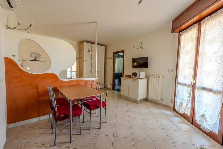 Gîte pour 2 personnes, avec balcon, animaux acceptés à Leinì