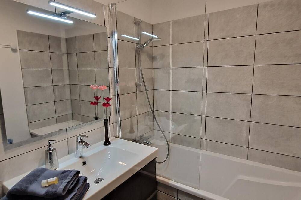 Ganze Wohnung, Aliénor-Apartment-Familie-Terrasse-Ensuite Bad in Fontainebleau, Seine-et-Marne