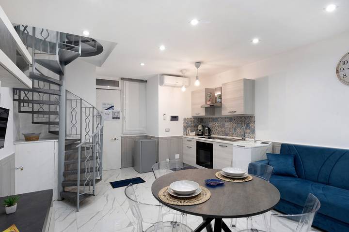 Gîte pour 4 personnes, avec jacuzzi et balcon, animaux acceptés à Castellammare di Stabia - 2