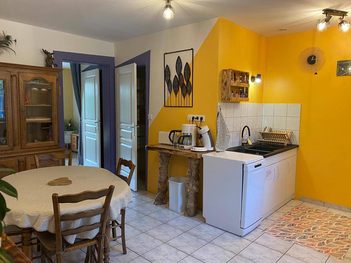 Appartement entier, Standard Apartment in Pont-de-Poitte, Jura Francais