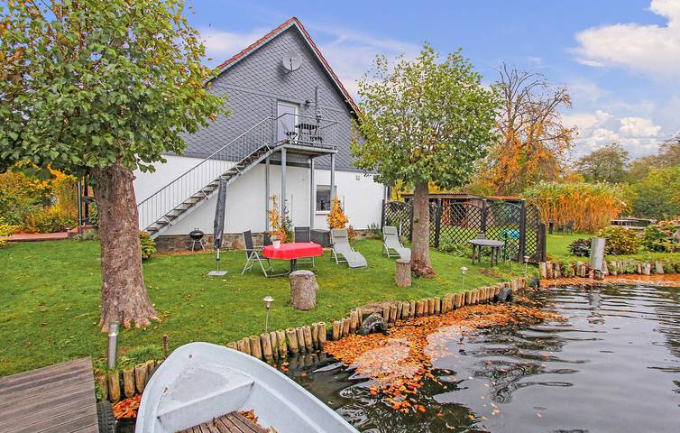 Ferienwohnung für 2 Personen, mit Terrasse und Seeblick in Röbel-Müritz
