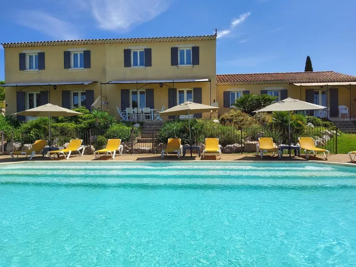 Casa de vacaciones para 18 personas, con piscina además de vistas y jardín - 1