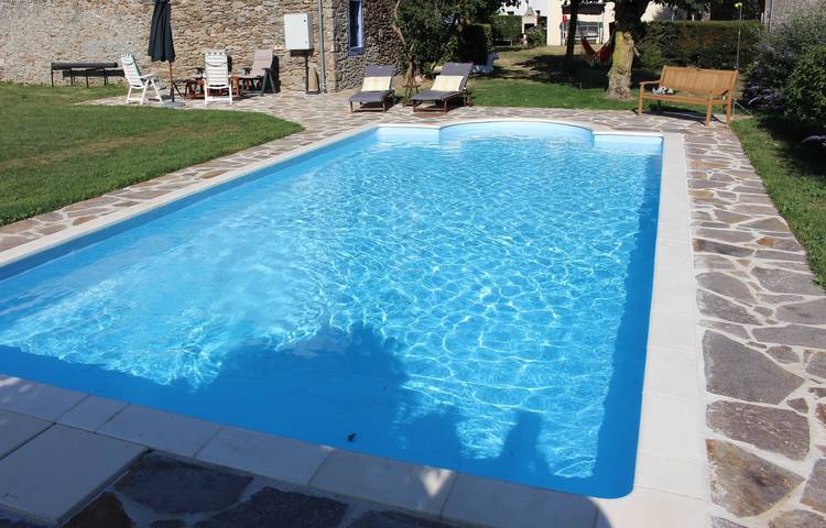 Gîte pour 8 personnes, avec piscine, adapté aux familles dans Lac de Pareloup - 2