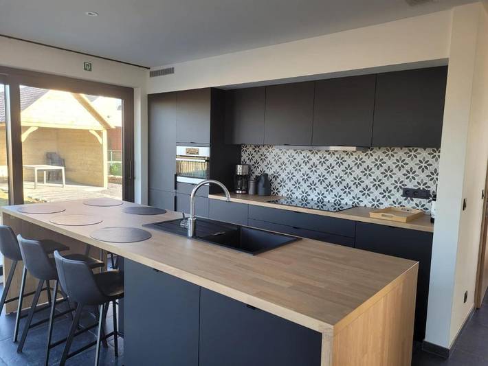 Location de vacances pour 8 personnes, avec terrasse ainsi que vue et jardin dans Watou - 3