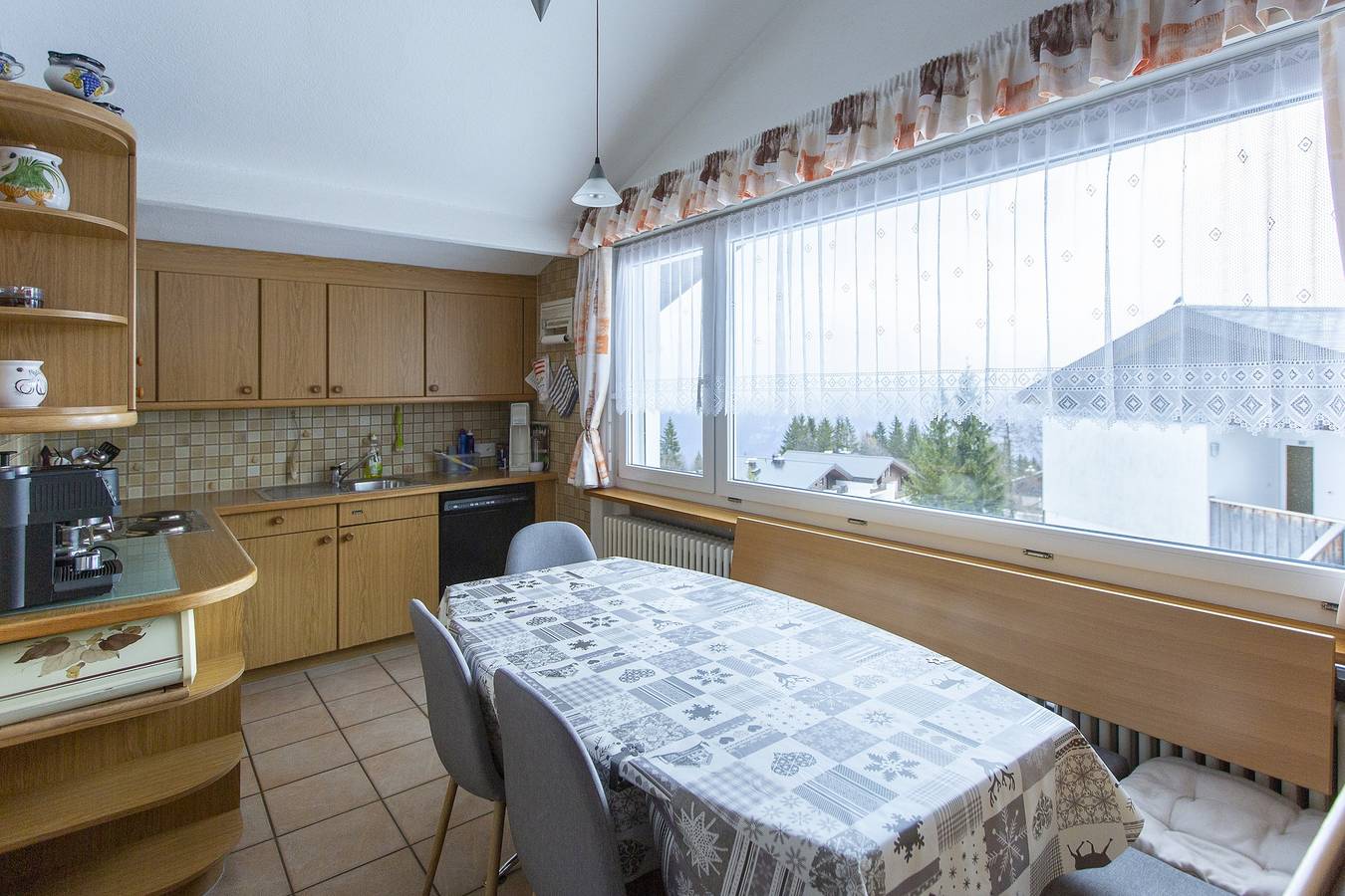 Ganze Ferienwohnung, Ferienwohnung Lerchenhüsli - 4.5 Zimmer-Chalet mit Bad/Dusche in Flums, Churer Rheintal