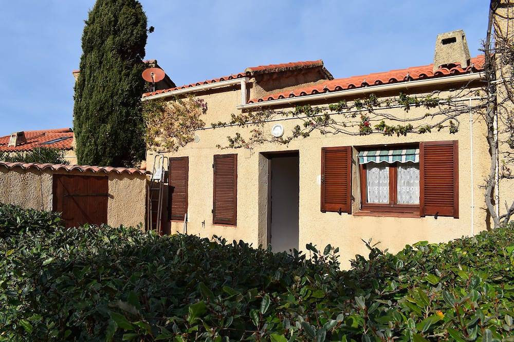 50 metres from the sea, single-storey bungalow for 4 people in Sant Ambroggio, Lumio