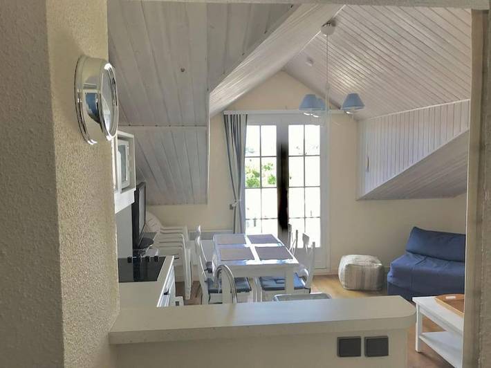 Appartement de vacances pour 4 personnes, avec piscine ainsi que balcon et vue