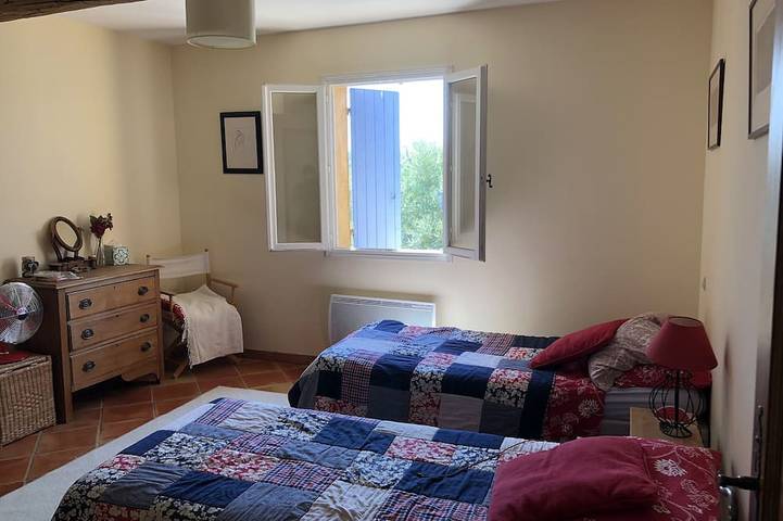 Location de vacances pour 8 personnes, avec balcon et jardin à Entrecasteaux - 4