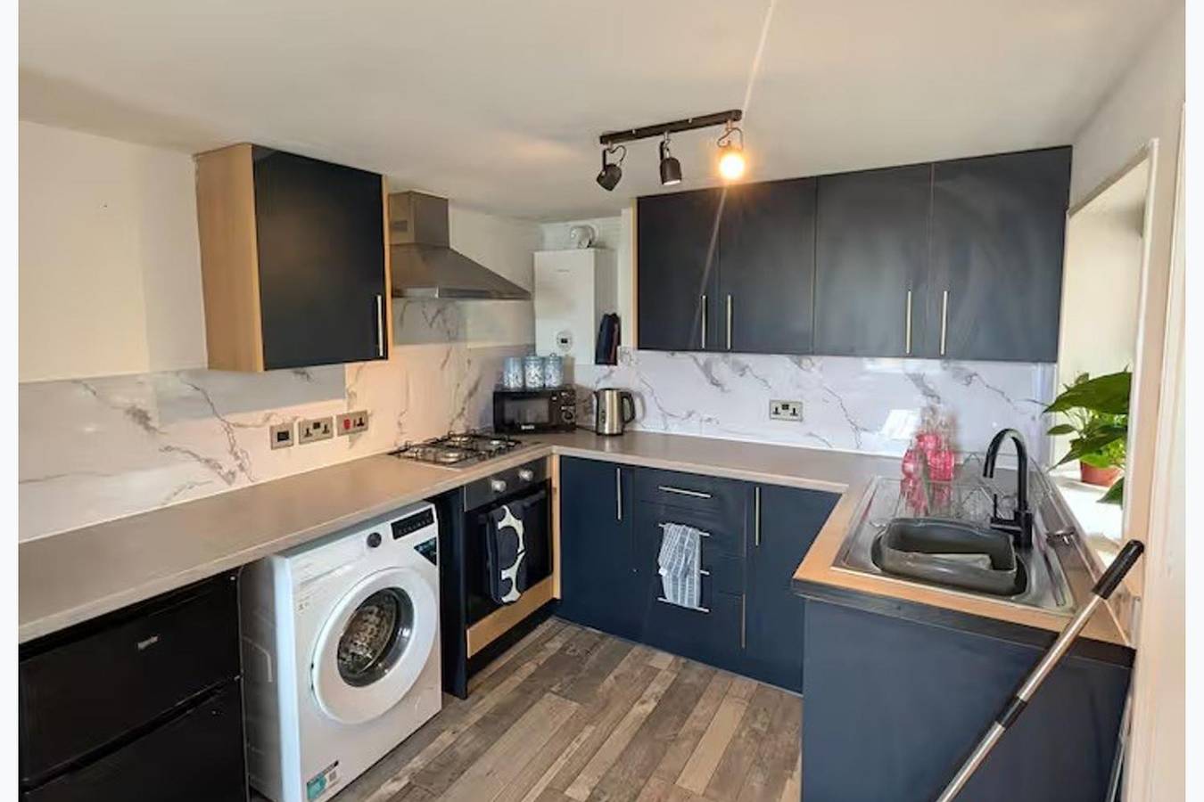 Entire holiday apartment, 1 Bed Georgian Apartment - Garden - Pets Welcome in Shrewsbury, Shropshire