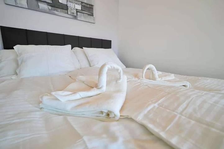Ganze Wohnung, Book2stay: Lakefront Apt w/Balcony, near Harbor & Station in Romanshorn, Obersee (Bodensee)