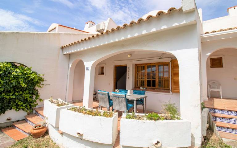 Ferienhaus für 4 Personen, mit Terrasse und Kinderpool in Alcossebre - 2