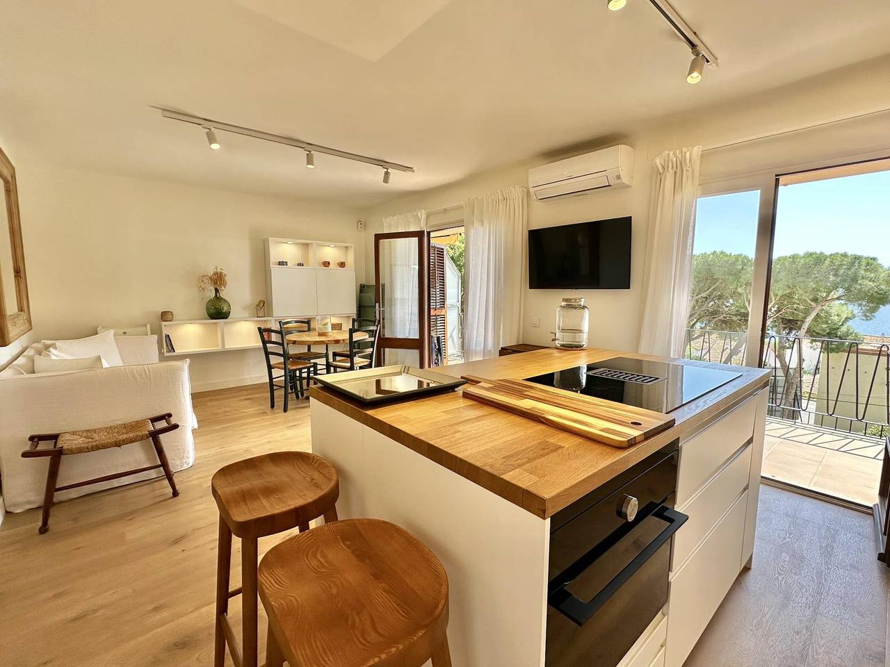 Ganze Ferienwohnung, Exklusive Wohnung in Belladona in erster Meereslinie in Platja de Sant Jordi (Calonge), Calonge