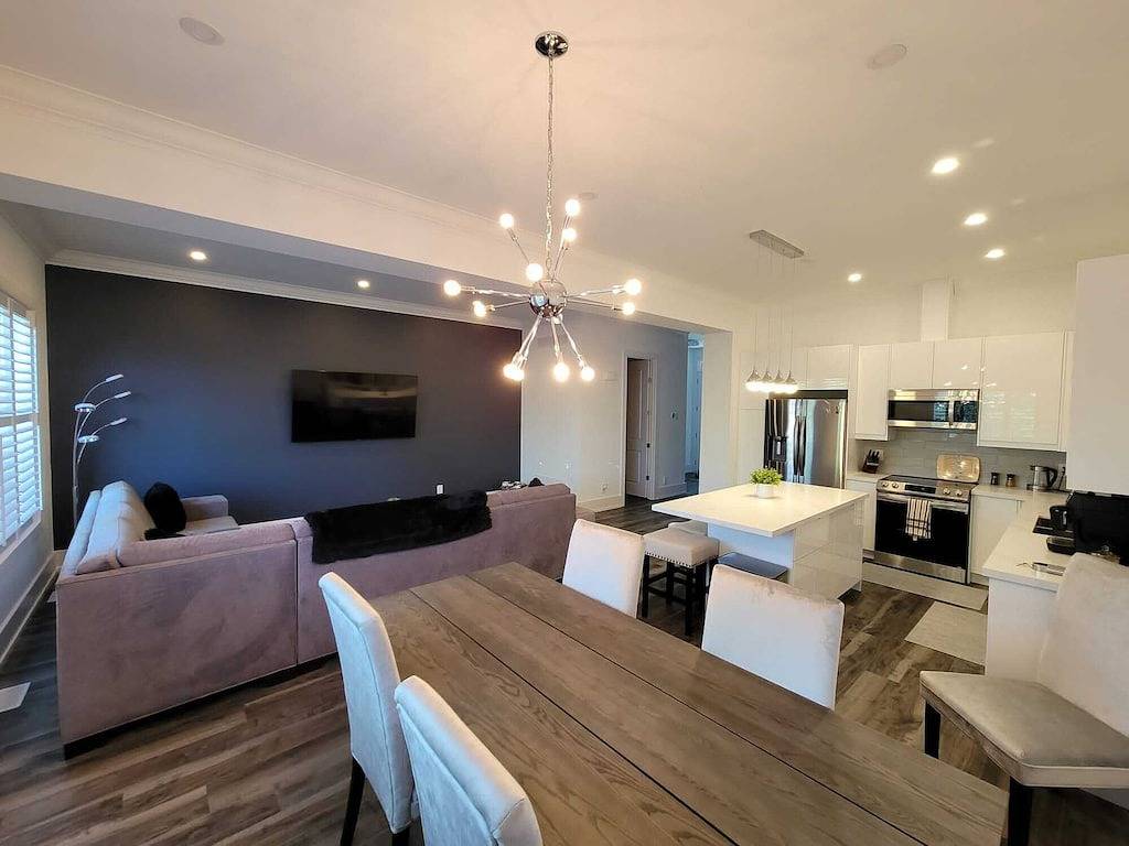 Modern 3 Bedroom House in Niagara Falls in Niagara Falls, Niagara Fälle