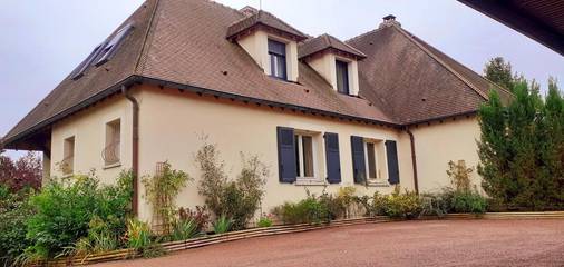 Cottage pour 3 personnes, avec piscine ainsi que terrasse et jardin à Châtillon-sur-Seine