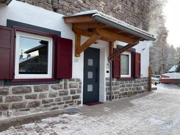 Gîte pour 3 personnes, avec jardin dans Varena