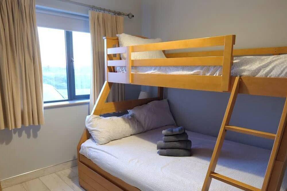 Beach Side Holiday Home, Sleeps 8 in Donegal, County Donegal