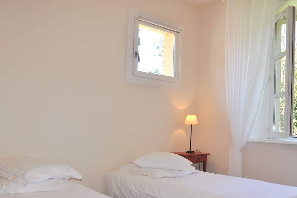 La Scie, charming and elegant holiday home for 10 p., at  the Gates of Provence in Divajeu, Die region