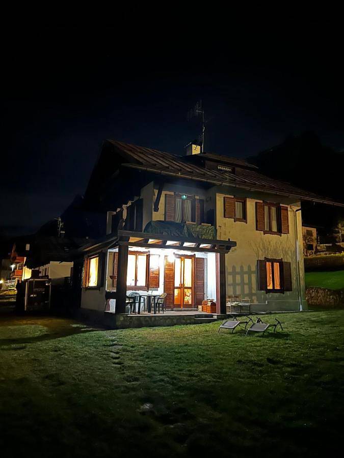 Location de vacances pour 14 personnes, avec jardin et vue à San Vito di Cadore - 2