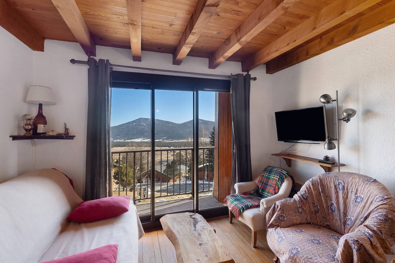 Ganze Wohnung,  Le Carlit – Apartment in Les Angles mit Bergblick, gemütlich und funktional in Les Angles, Parc naturel régional des Pyrénées catalanes