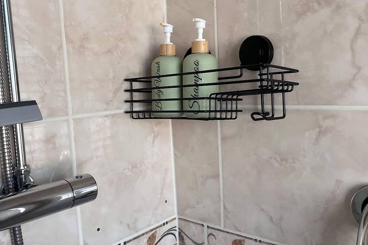 Home near Luton Airport/Town/Train, Sleeps 6/Free Parking/Free WiFi and Netflix in Luton, Chiltern Hills