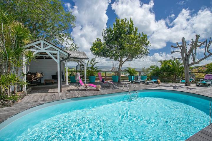 Location de vacances pour 8 personnes, avec terrasse et piscine dans Anse Mitan - 2