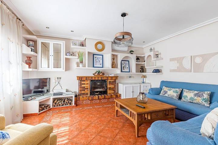 Casa rural para 8 personas, con vistas además de jardín y piscina en La Sagra - 4