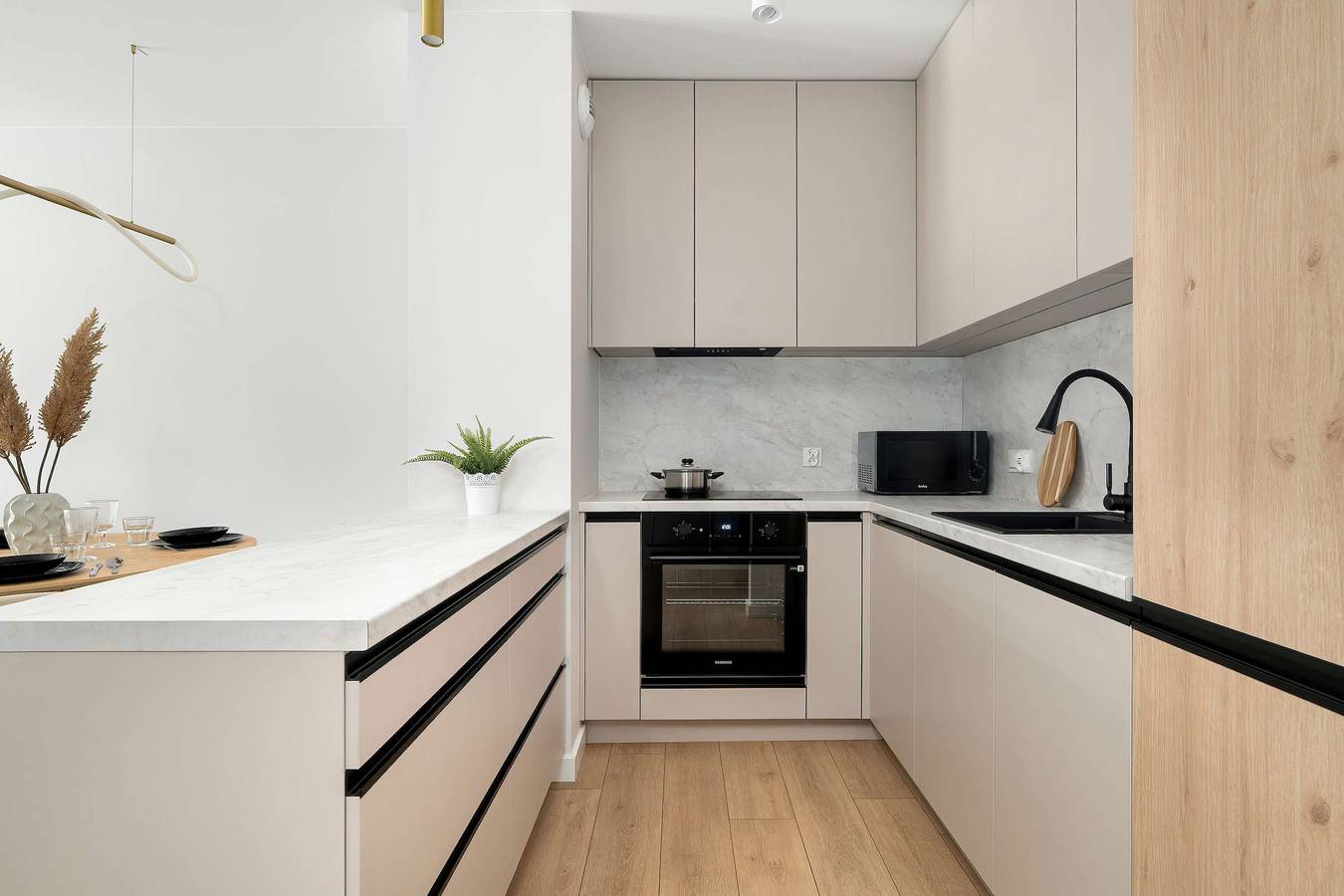 Apartamento entero, Jasielska 11 Poznań | Beige and Green Apartment with Parking and Bathtub in Poznań, Gran Polonia (región histórica)