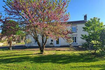 Gîte pour 8 personnes, avec jardin à Saint-Germain-de-Prinçay