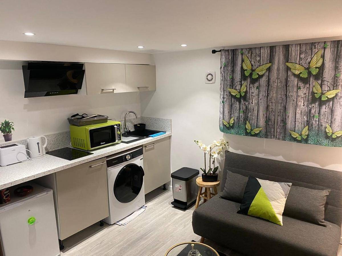 Appartement entier, One-Bedroom Apartment in Beauchamp, Val-d'Oise
