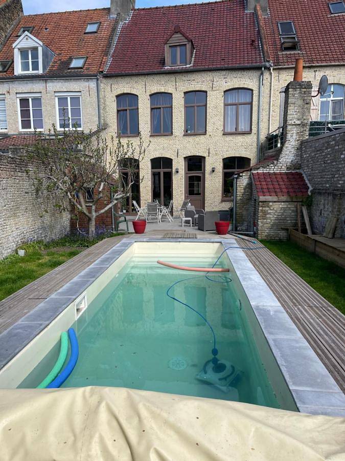 Location de vacances pour 6 personnes, avec Terrasse ainsi que Jardin et Piscine à Bergues - 2