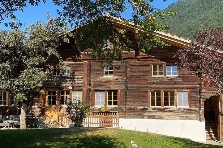 Chalet für 6 Personen, mit Garten und Whirlpool in Meiringen