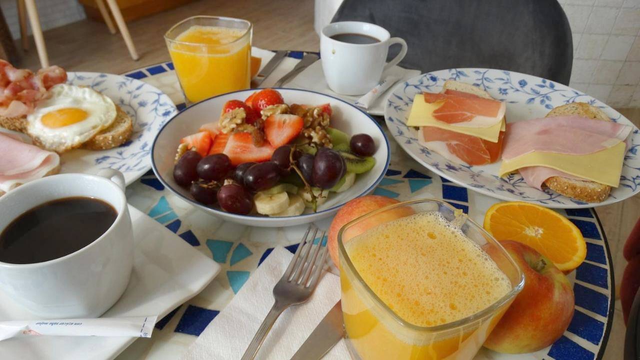 Hostal La Paloma I in Cala del Mallorquí (Calpe), Calpe