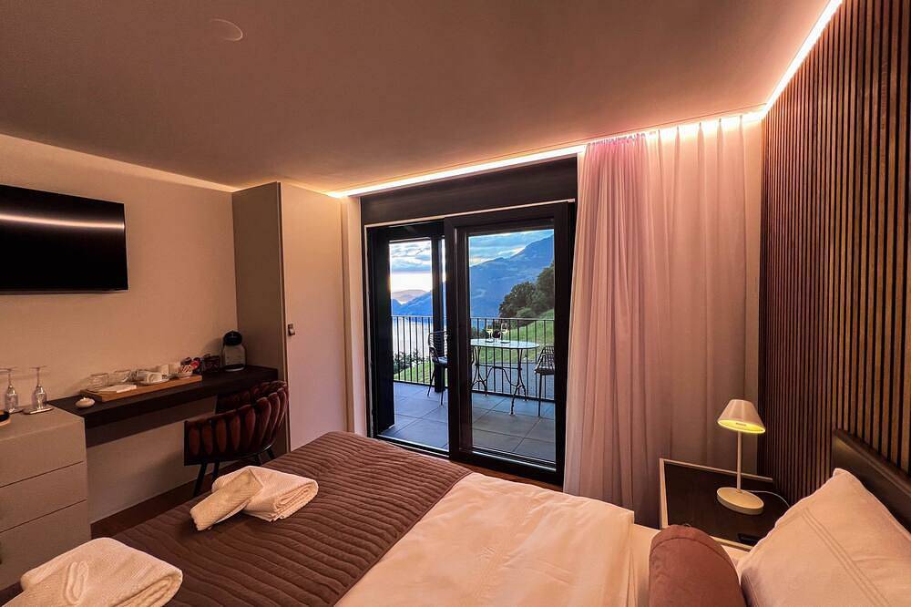 Villa Tauris Lake Lucerne Spa Pool and Views in Emmetten, Vierwaldstättersee