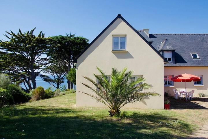 Location de vacances pour 7 personnes, avec Terrasse ainsi que Jardin et Vue dans Plage des Sables Blancs