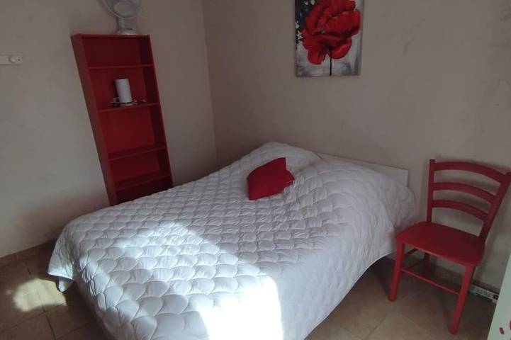 Location de vacances pour 2 personnes, avec jacuzzi et jardin à La Tour-d'Aigues - 3