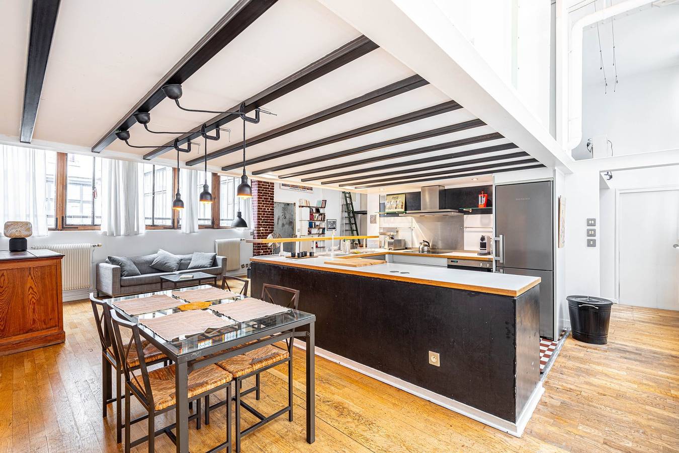 Entire apartment, Guestready - Serene stay in the heart of Paris in 10th Arrondissement, Paris