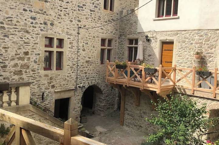 Gîte pour 11 personnes, avec jardin à Arrigas