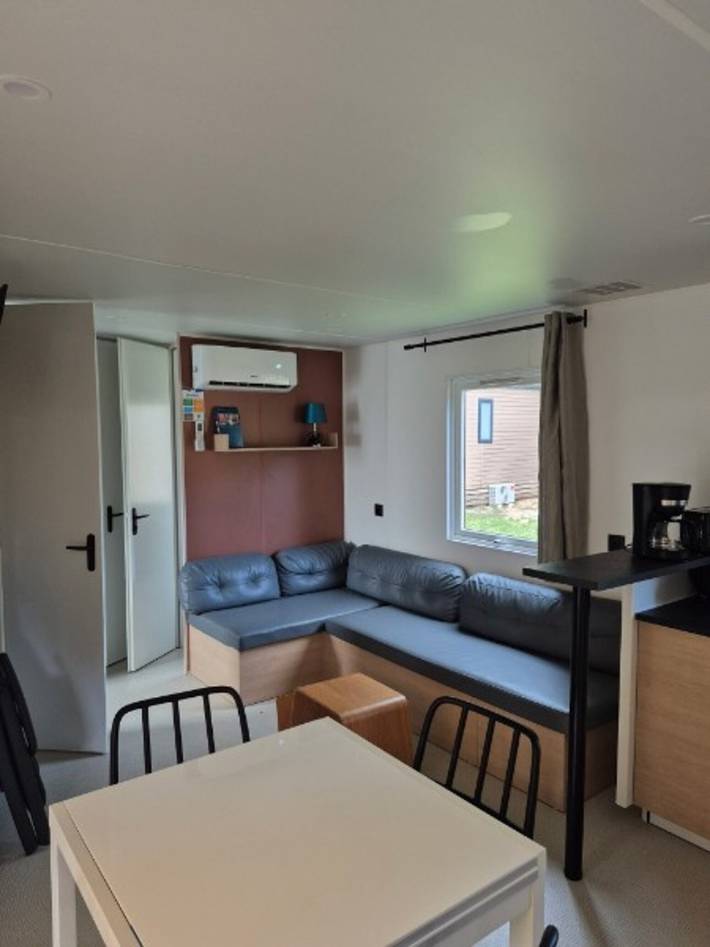 Camping pour 6 personnes, avec bassin pour enfant et jardin dans les Bouches-du-Rhône - 4