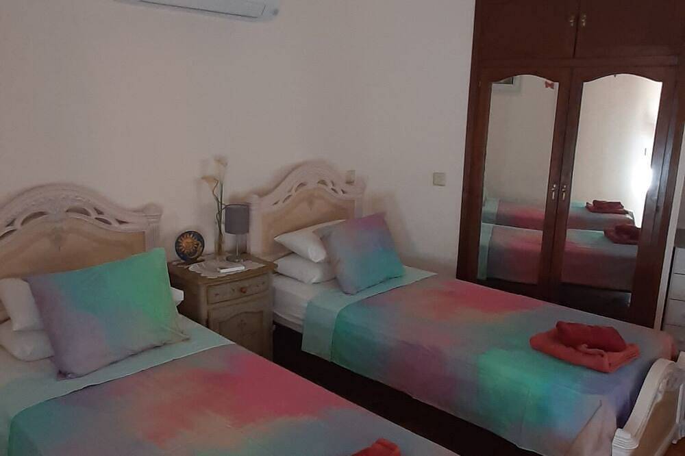 Luxury 3 Bd mountainside villa, spectacular sunsets. in Turre, Costa de Almería