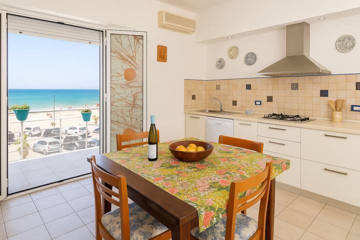 Location de vacances pour 6 personnes, avec jardin et balcon à Alcamo Marina - 2